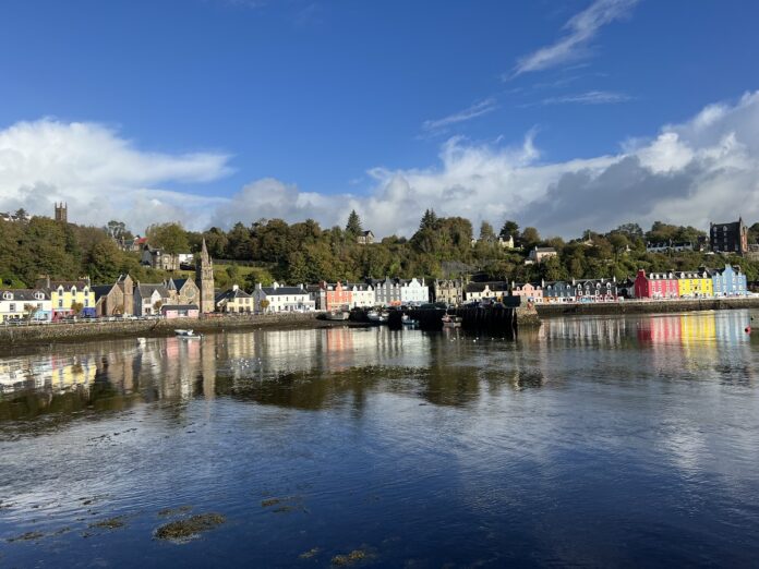 Tobermory waterfront © Robin McKelvie